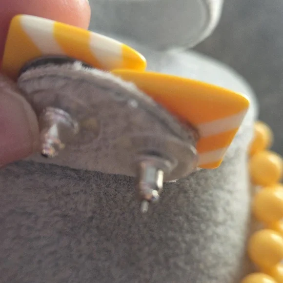 Yellow Beaded Necklace and Earring Jewelry Set - Picture 6 of 7